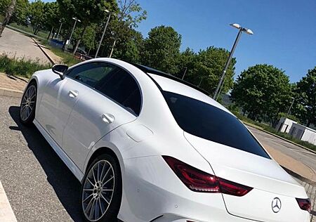 Mercedes-Benz CLA 200 - AMG-Line - PANO - Garantie