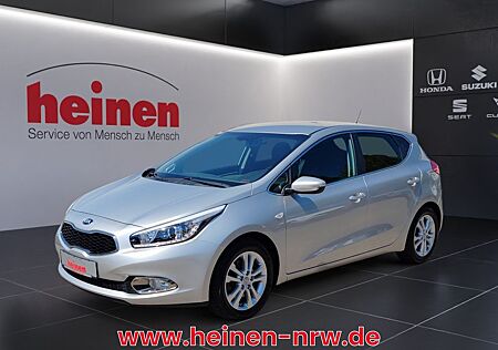 Kia Cee'd 1.4 Dream Team LM Navi PDC 2xKlima