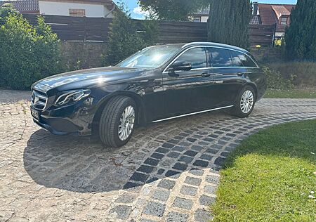 Mercedes-Benz E 220 d T Autom.-Avantg. *LED/360°-Kam./Navi*