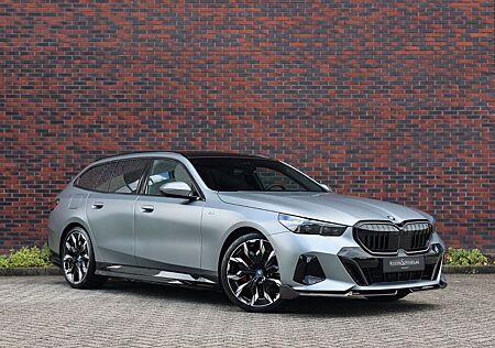 BMW 530e Touring | M Performance - Voll!