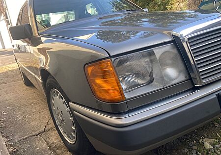 Mercedes-Benz E 300 300 diesel W124 Lim. Autom. H-Zulassung Orig.