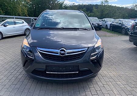 Opel Zafira C Tourer Edition "Tempomat/Navi/PDC/AHK"