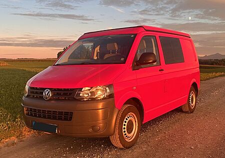 VW T5 Transporter Volkswagen mit Reimo-Hubdach und Schlafbank