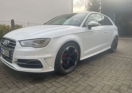 Audi S3 2.0 TFSI S tronic quattro -