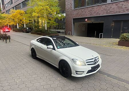 Mercedes-Benz C 350 Coupé AMG LINE Automatik