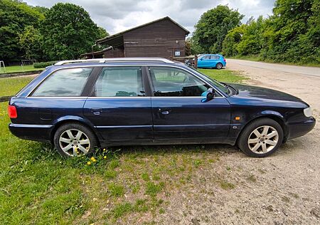 Audi A6 2.5 TDI Avant Auto 103 kW -