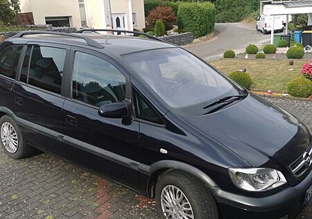 Opel Zafira A2.2 Benzin 7 Sitze, Anhängerkupplu