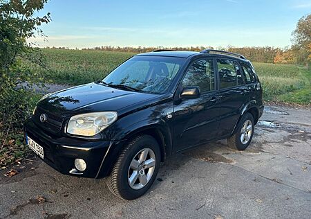 Toyota RAV 4 2.0-l-VVT-i 4x4 / TÜV 09-2027 / Reifen neu