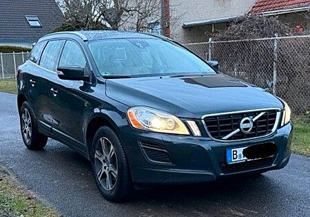 Volvo XC 60 XC60 D5 AWD Winterpaket Memorysitze AHK