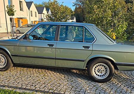 BMW 525e