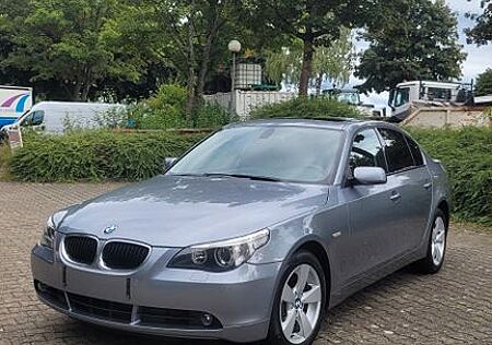 BMW 525xi A -