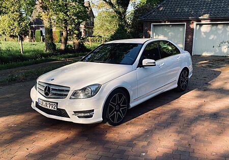 Mercedes-Benz C 200 CGI 183PS AMG Paket-Plus Edition 1