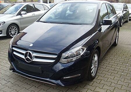 Mercedes-Benz B 180 d Style / Navigation / Park-Assist / Shz