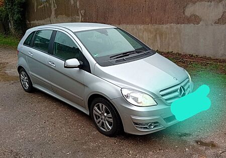 Mercedes-Benz B 180 B-180-AUTOMATIK-AHK-ALLWETERR:-SHZ--PDC-KLIMA-