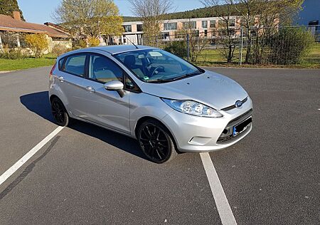 Ford Fiesta 1.25 | TÜV Neu! |8-fach bereift Alu