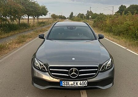 Mercedes-Benz E 220 d T Avantgarde Widescreen NightPak Kamera