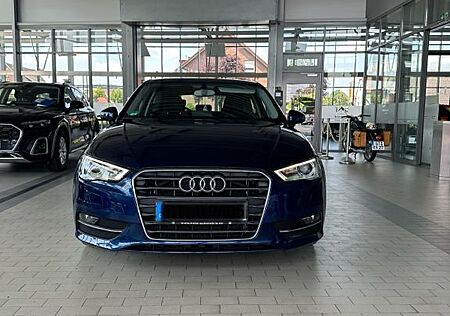 Audi A3 2.0 TDI S tronic/Klima/Navi/PDC