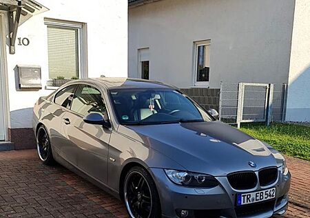 BMW 325i Coupé -