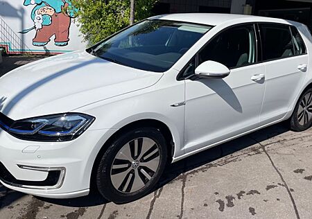VW Golf Volkswagen VII e- Elektro mit Batteriezertifikat