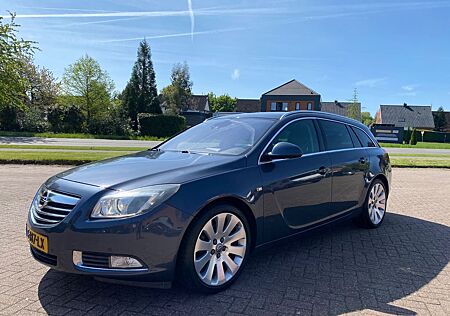 Opel Insignia A Sports Tourer Sport AHK LEDER gepfleg