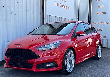 Ford Focus Lim. ST 250PS *1.Hand*Gepflegter Zustand*