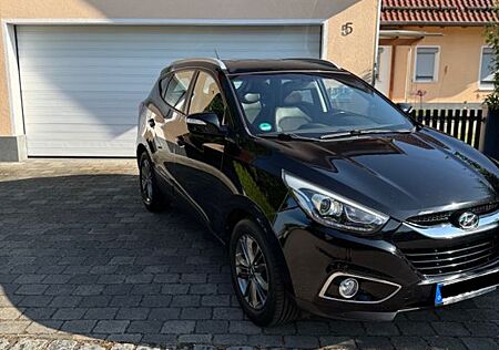 Hyundai ix35 2.0 CRDi FIFA World Cup EDIT. Silver 4W...