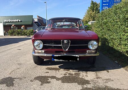 Alfa Romeo Giulia Bertone 1300 junior