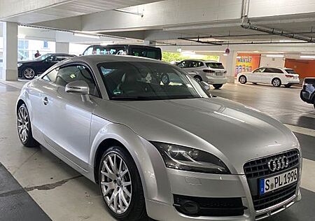 Audi TT 2.0 200 PS / BOSE/Tempomat/Xenon - Juli