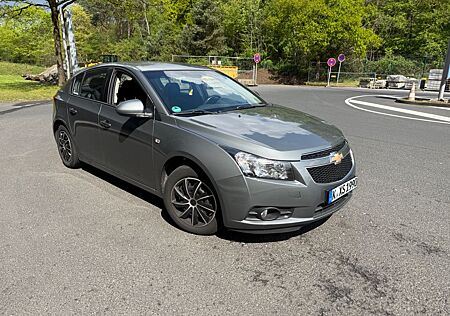 Chevrolet Cruze 1.6 LS Benziner LS