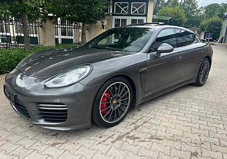 Porsche Panamera GTS Glasdach Sport Chrono Bose Glasdach