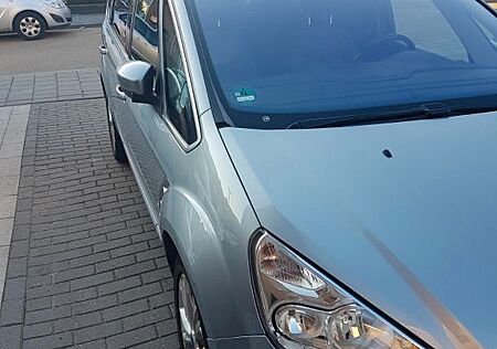 Ford S-Max 2,0 TDCi 103kW DPF Titanium 7sitz volleder