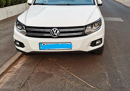 VW Tiguan Volkswagen 2.0 TDI DSG 4MOTION LOUNGE Track & St...