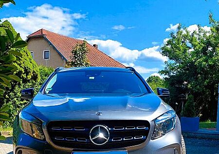 Mercedes-Benz GLA 180 *Garantie*Navi*R-Cam*Inspektion*Night*