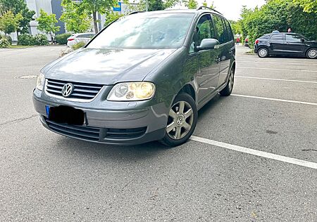VW Touran Volkswagen 2.0 TDI DSG Highline Highline