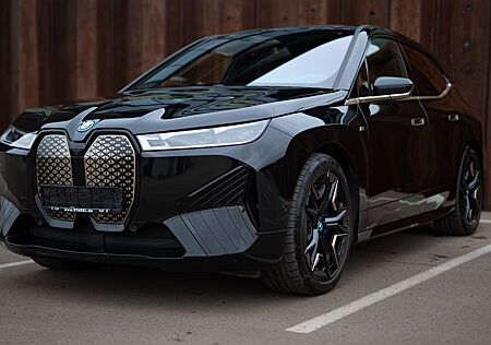 BMW iX | M Sport | Bowers & Wilkins | Sky Lounge