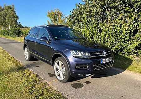 VW Touareg Volkswagen 4.2 V8 TDI Tiptronic - R-Line 21 Zoll