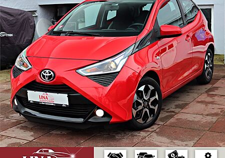 Toyota Aygo (X) -play Team D Aut.*KAMERA*Klima*F1*15"Alu*