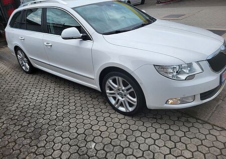 Skoda Superb 2.0 TDI 125kW DSG Elegance Combi