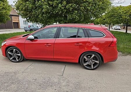 Volvo V60 Kombi R-Design