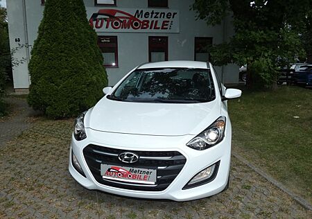 Hyundai i30 , SHZ, FH, MFL, PDC, CD, Temp., Lenkradhzg.