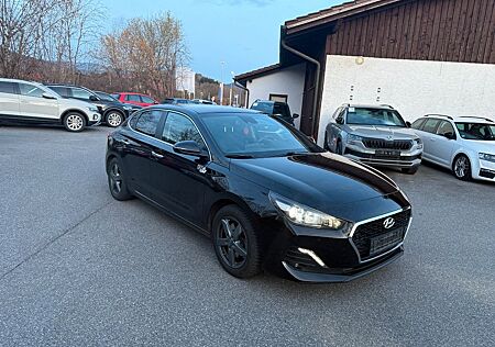 Hyundai i30 Trend-2Hand-Limosine-Bi-Xenon-Pdc-Kamara-Shz