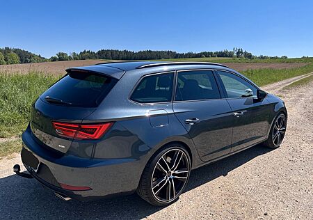 Seat Leon 2.0 TSI CUPRA 4Drive 300 DSG ST*AHK*