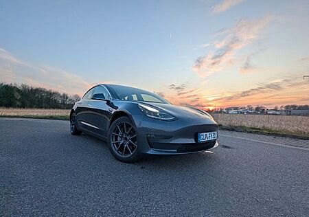 Tesla Model 3 Long Range TÜV Neu