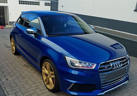 Audi S1 2.0 TFSI quattro -