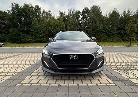 Hyundai i30 1.6 CRDi 100kW Premium DCT Premium