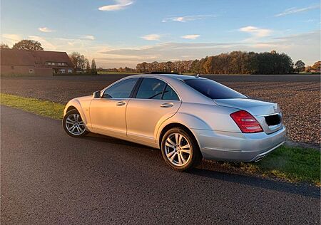 Mercedes-Benz S 500 4MATIC BlueEFFICIENCY -