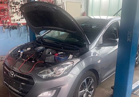 Hyundai i30 cw YES!