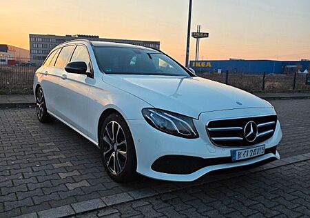 Mercedes-Benz E 220 d T Autom. -