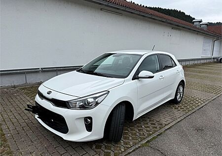 Kia Rio 1.0 T-GDI 100 Dream-Team Edition Dream-T...