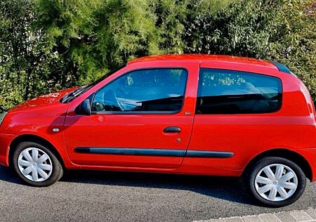 Renault Clio Campus 2011 inkl. Sommer/Winterreifen